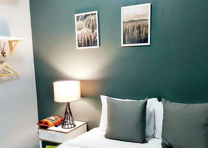 Baan Pinklao * Bangkok